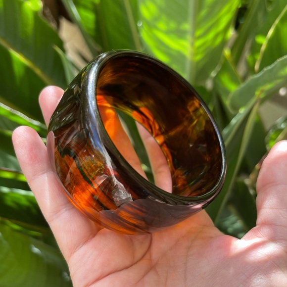 Cellulose acetate dark honey amber color wide bangle bracelet - Picture 2 of 7